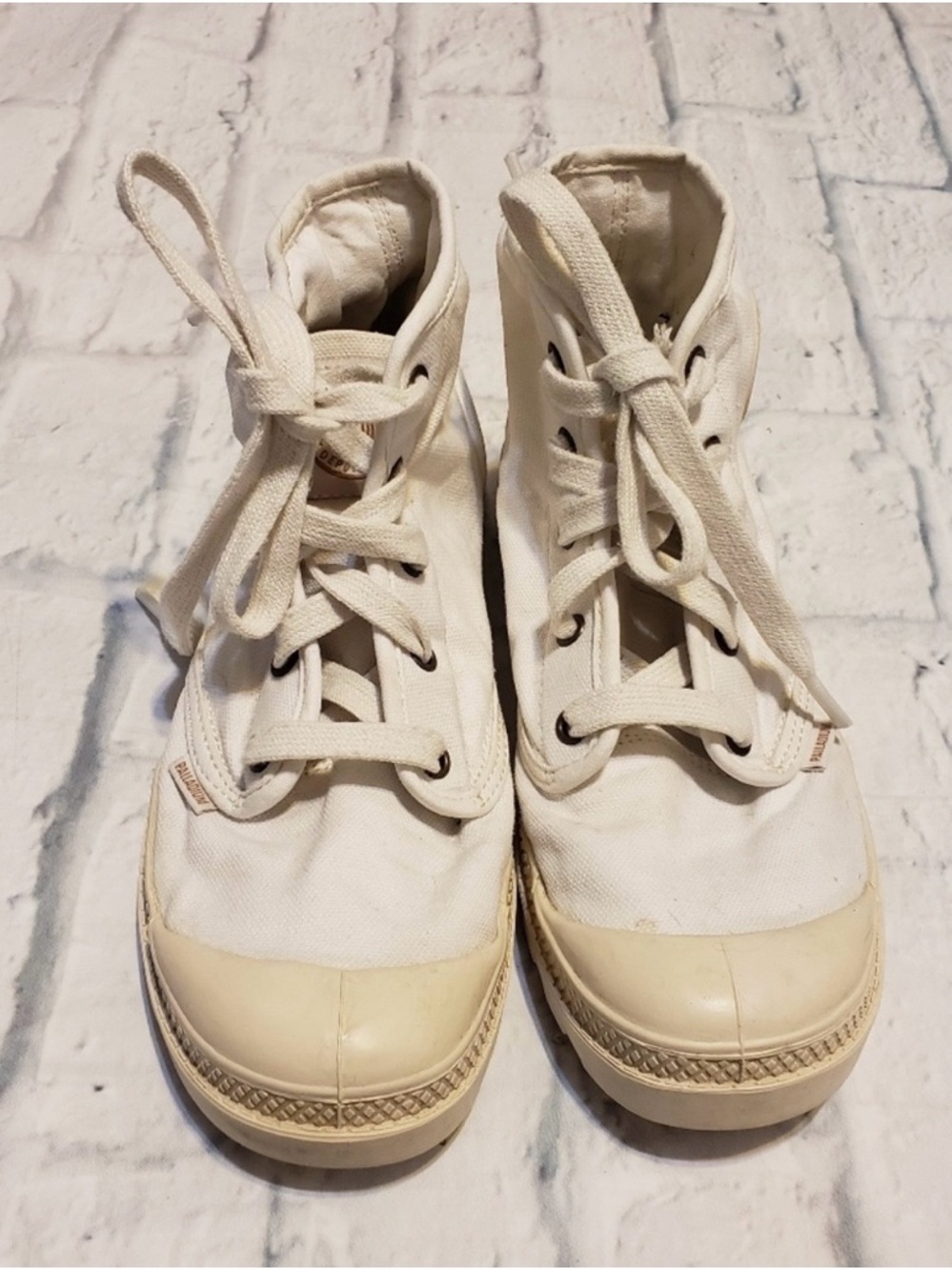 Palladium Pampas five eyelet tennis shoes